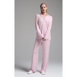 SKIMS Gingerbread Print Long Sleeve Button-Up Shirt/Pants Pajamas 

✨SOLD OUT✨